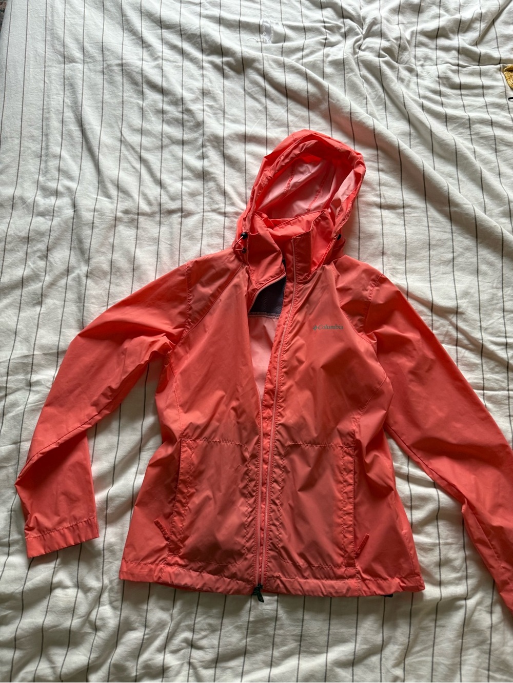 Columbia Coral Hooded Raincoat/windbreaker